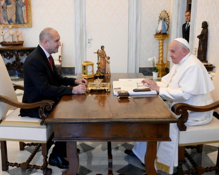 Румен Радев на аудиенция при папата