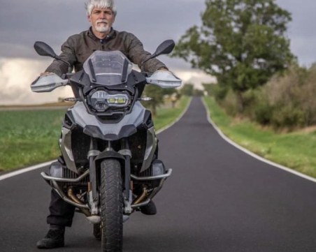 Чешкият президент пострада при инцидент с мотоциклет