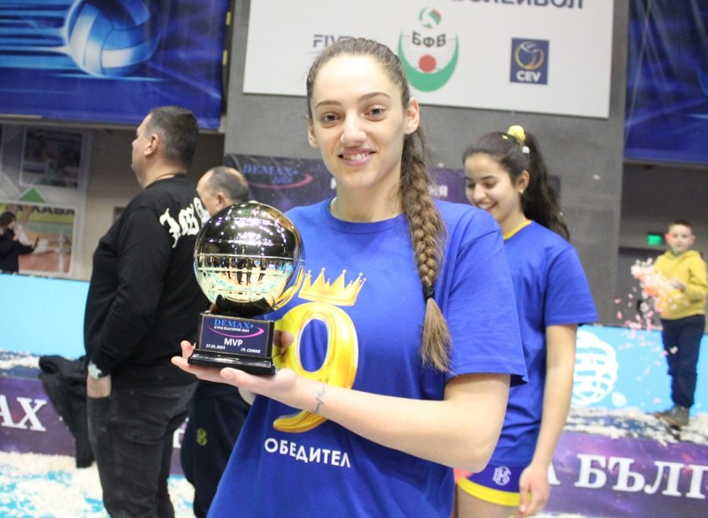 Посрещачката на Марица (Пловдив) Добрина Христоскова остава в отбора и