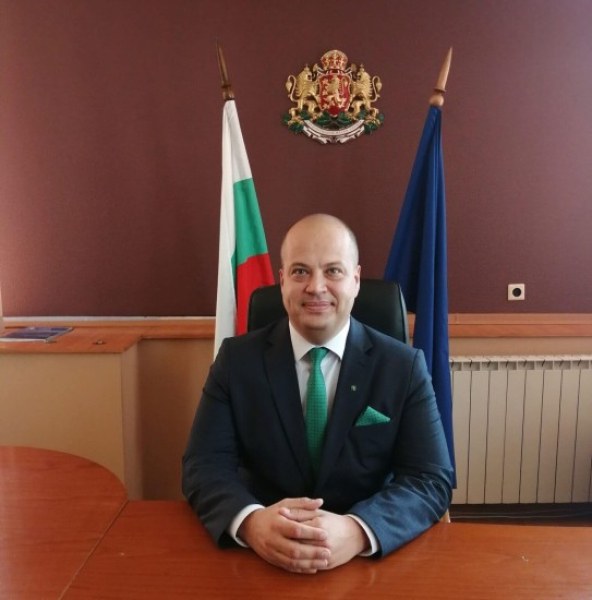 Областният управител на Пловдив Илия Зюмбилев с поздравителен адрес по