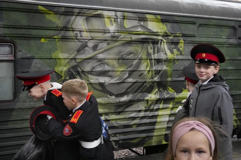 Руските училища отново провеждат военно обучение