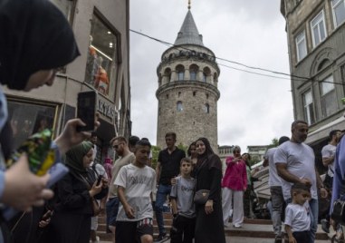 Емблематичната кула Галата в Истанбул е вече реставрирана и отново отваря врати