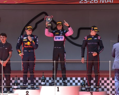 Никола Цолов пише история! Записа първа победа във Формула 3