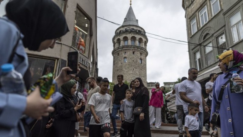 Емблематичната кула Галата в Истанбул е вече реставрирана и отново отваря врати