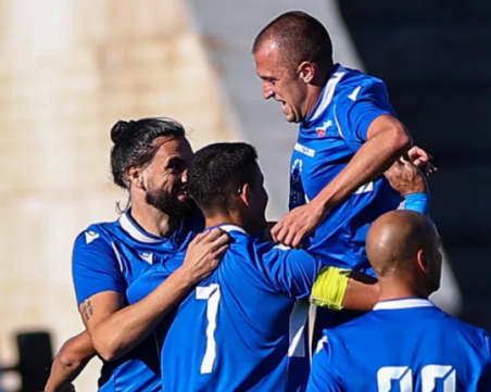 Спартак победи в Казанлък, надява се на грешки на лидерите в последния кръг