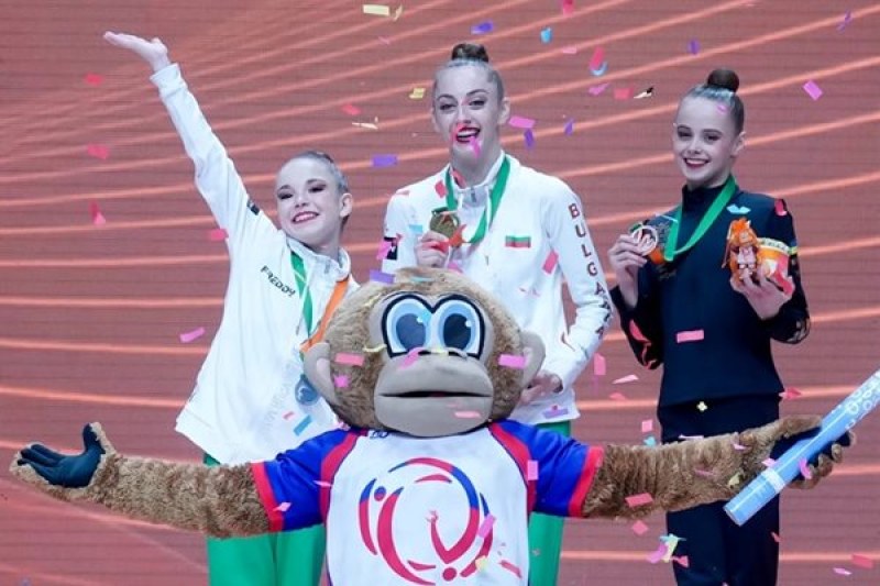 Страхотни! Боряна Калейн европейска шампионка на обръч, Стилияна Николова и Елвира Краснобаева също с медали