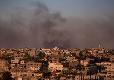 Най малко 45 палестинци сред които поне 23 жени деца и