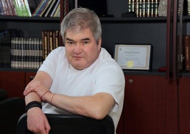 Внезапно почина главният редактор на на 24 часа Борислав Зюмбюлев