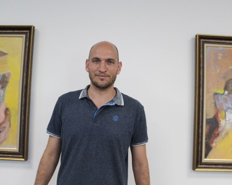 Марица се раздели с директора на школата