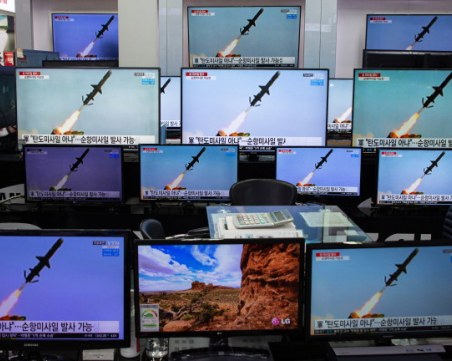 Шпионски сателит на Северна Корея експлодира при изстрелването