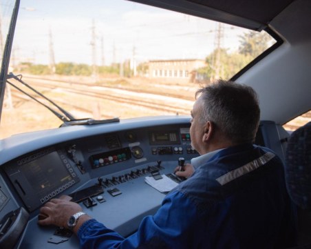 Ще пътуваме за 3 часа с влак от София до Бургас