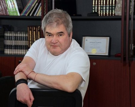 Внезапно е починал главният редактор на 24 часа Борислав Зюмбюлев