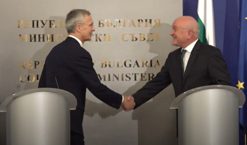 Главчев и Столтенберг: Трябва да помагаме на Украйна без да завличаме НАТО в конфликта