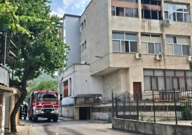 Пожар в сградата на община Кресна стана тази сутрин минути
