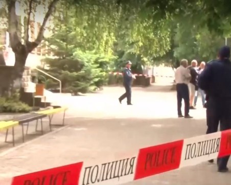 Въоръжени нахлуха в кметството в Шивачево, стреляха по охранителя