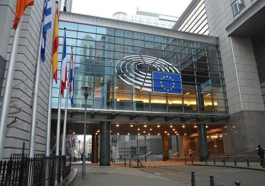 Белгийски следователи са претърсили днес работните помещения на сътрудник на