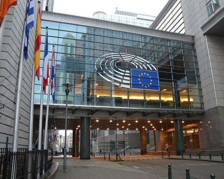 Белгийски следователи претърсват офиси в ЕП за руска намеса