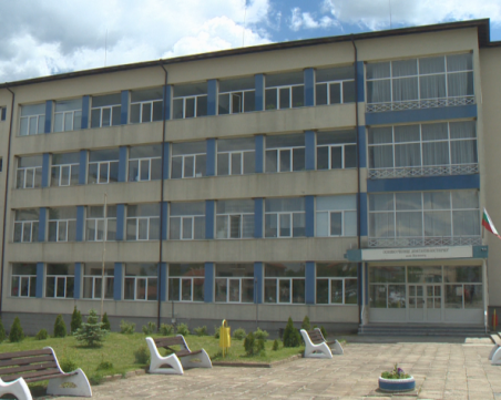 Деца се спречкаха в Костенец, конфликтът прерастна в саморазправа и стрелва между бащите им