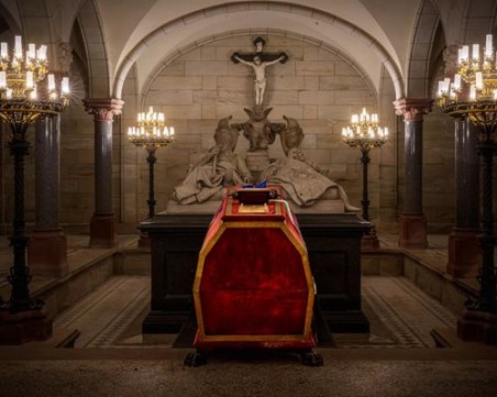 Пренасят тленните останки на цар Фердинанд в България
