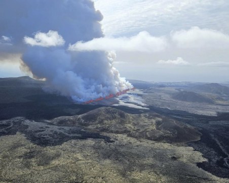 Вулкан изригна за пети път в Исландия