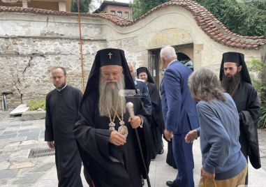 Пловдивският митрополит Николай остава в надпреварата за български патриарх въпреки