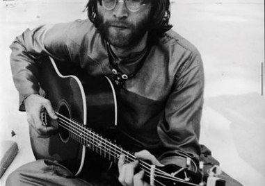 Китара използвана от Джон Ленън беше продадена за 2 9 млн