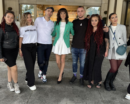 Бал с мисия: Подкрепа за младежи в неравностойно положение