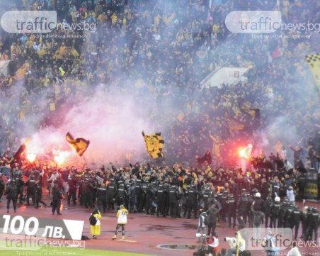 Феновете на Ботев събраха близо 4500 лв. за малката Ивайла