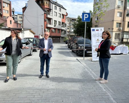 Прерязаха лентата на шест нови улици в Аджисан махала