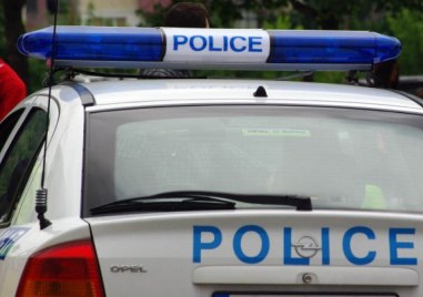 Мъж е заподозрян за умишлено увреждане на търговски обект в