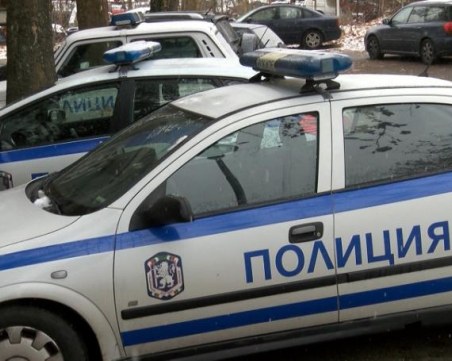 Пияна и дрогирана шофьорка блъсна камион в Асеновградско