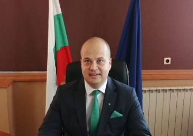 Областният управител на Пловдив инж Илия Зюмбилев поздрави всички деца по