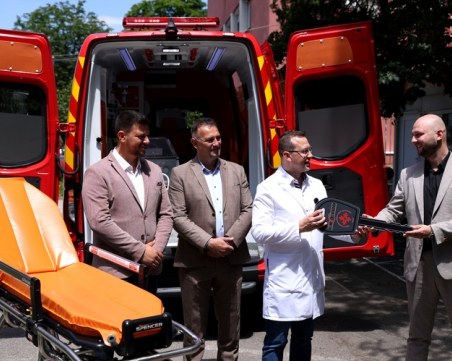 Детската болница в София с нова линейка за 1 юни