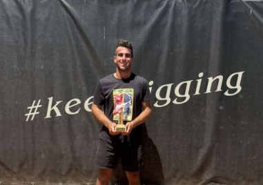 Националът на България за Купа Дейвис Янаки Милев триумфира с