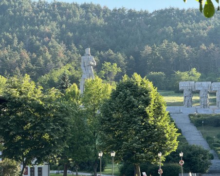 Заря-проверка и падане на колене в Калофер почете героичната гибел на Христо Ботев