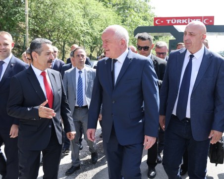 Главчев: С Турция ще работим в синхрон за разширяване на ГКПП „Малко Търново