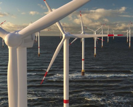 Капацитетът на вятърната и соларната енергия в ЕС скочи с 65% до 2023г.