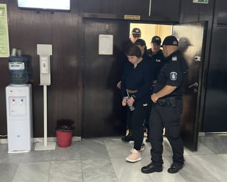 Кристина, която уби двете си деца в Сандански, отива в затвора до живот