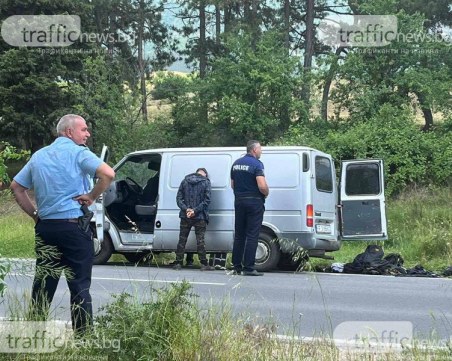 Полицията залови 17 нелегални мигранти край Враца
