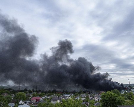Загинал и ранени при руска атака в Харковска област
