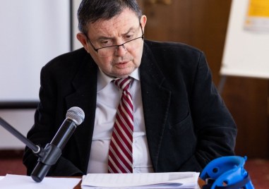 На 67 години след боледуване си отиде доц д р Пламен