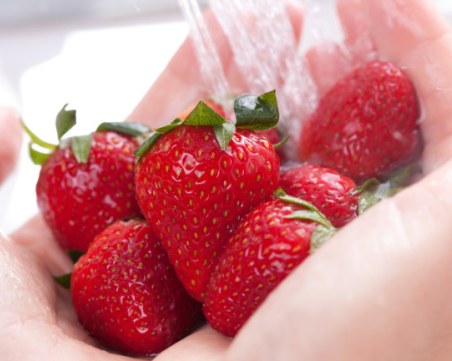 Как да мием ягодите, за да ги запазим свежи за по-дълго