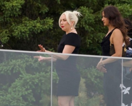 Певицата Лейди Гага е бременна