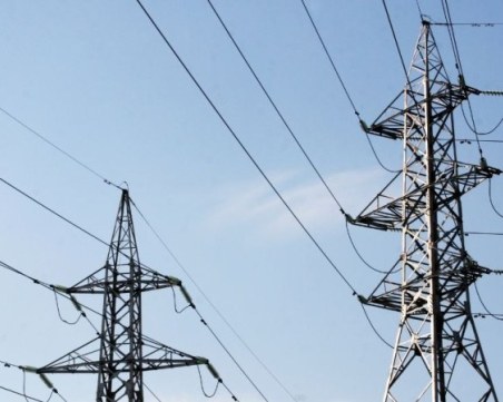 Токът за бита поскъпва средно с 1,4% от 1 юли