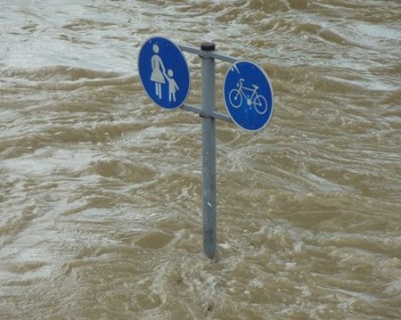 Заради тежките наводнения: Австрия затвори Дунав за корабоплаване
