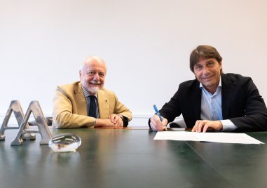 Антонио Конте е новият треньор на Наполи съобщиха официално от