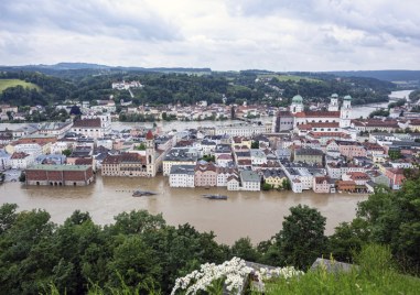 Ситуацията с наводненията в южната германска провинция Бавария остава напрегната