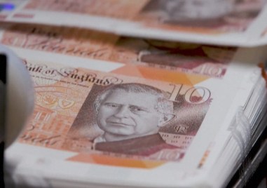 От днес във Великобритания в обръщение влизат банкноти с лика