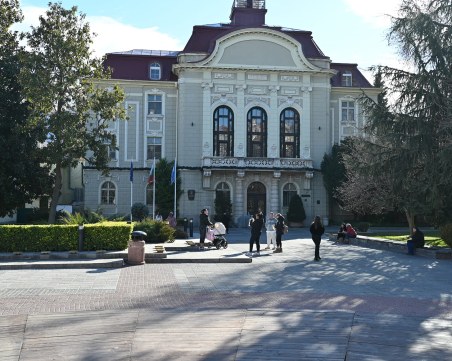 Леко понижение на температурите, но остава слънчево и топло днес