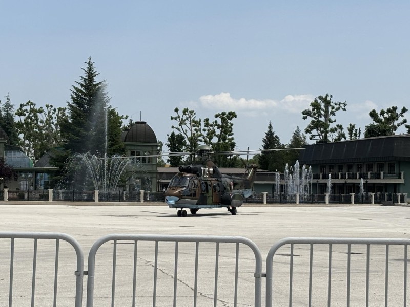 Президентът Румен Радев излетя с хеликоптер от панаира в Пловдив,